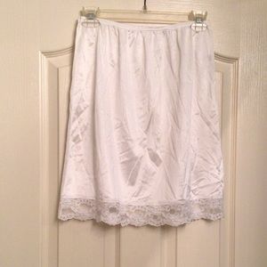 Women’s Half Slip